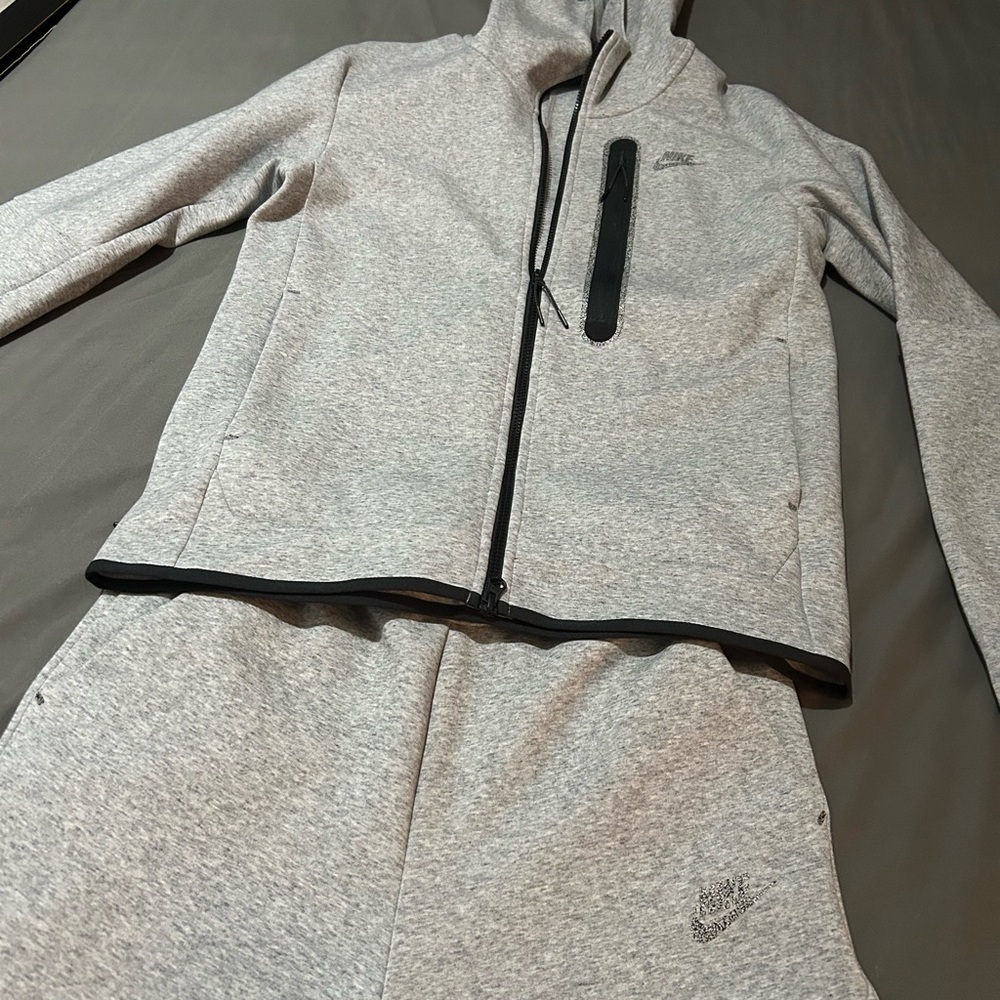 Nike Light Grey Heather Tech Fleece Zip Hoodie and Joggers Set